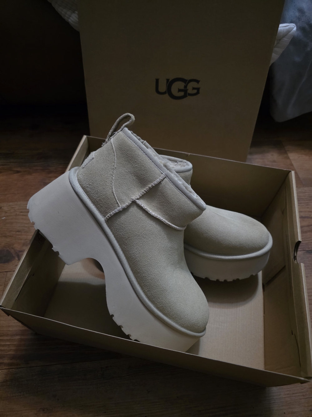 UGG Women’s Classic Platform Mini Boot in Sand
